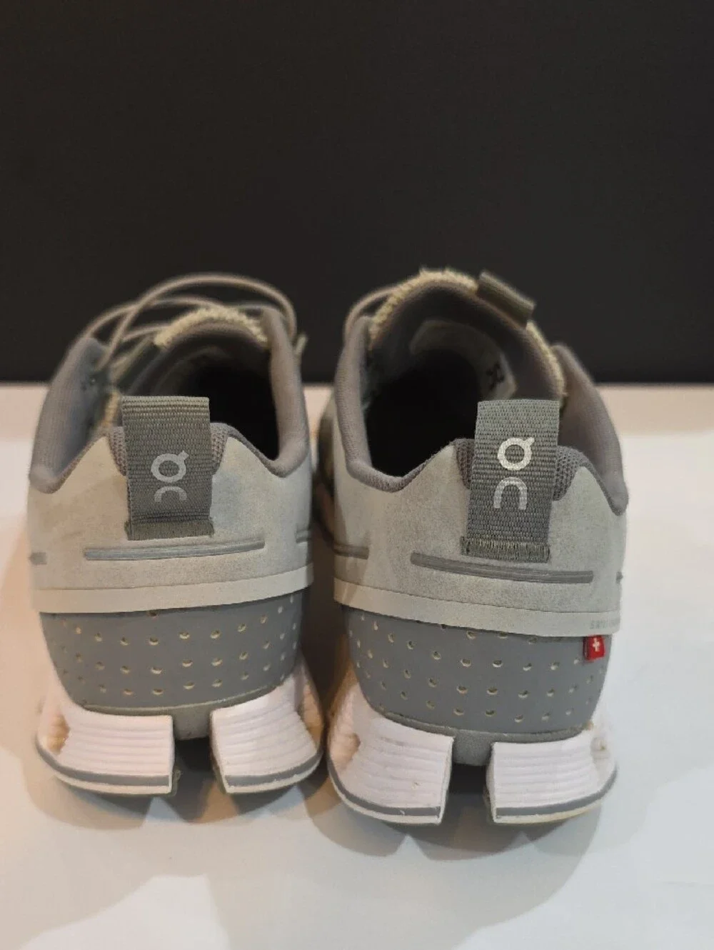 On Running Cloud 5 Terry Women's Grey and White Sneakers Size 9.5